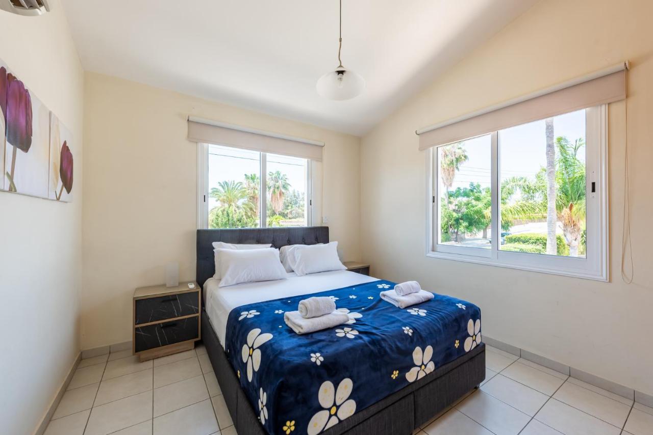 Villa Oasis By Ezoria Villas Coral Bay Luaran gambar