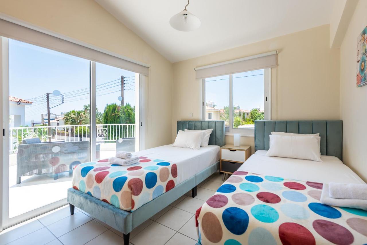 Villa Oasis By Ezoria Villas Coral Bay Luaran gambar