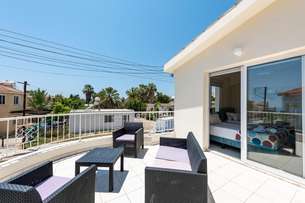 Villa Oasis By Ezoria Villas Coral Bay Luaran gambar