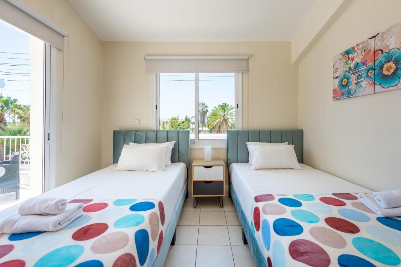Villa Oasis By Ezoria Villas Coral Bay Luaran gambar