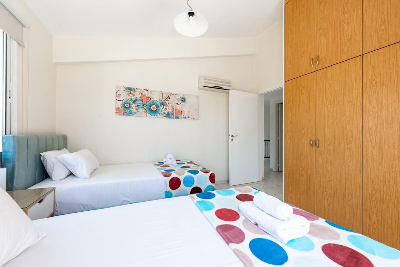 Villa Oasis By Ezoria Villas Coral Bay Luaran gambar