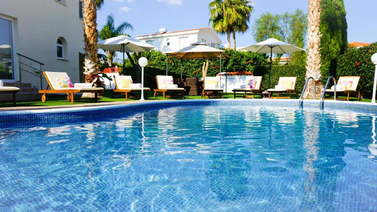 Villa Oasis By Ezoria Villas Coral Bay Luaran gambar